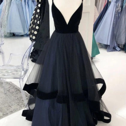 Women A-line V-neck Black Velvet Tulle Prom Dress..
